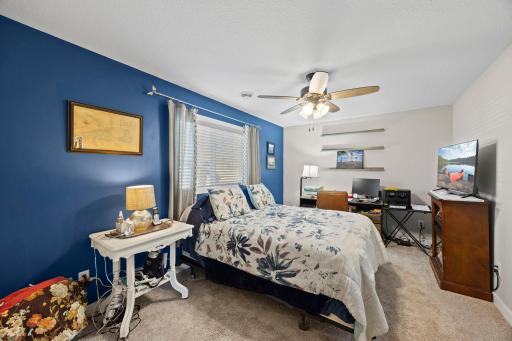 24-web-or-mls-1302 Greentree Dr-31.jpg