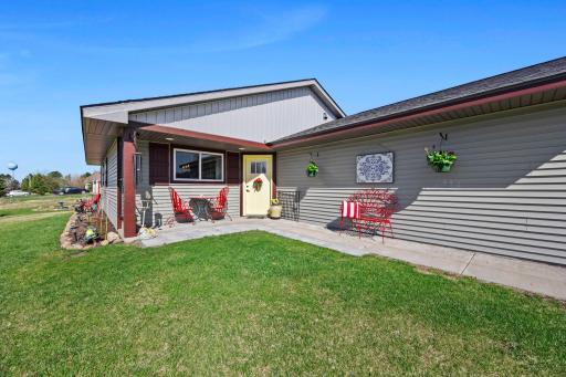11-web-or-mls-1302 Greentree Dr-117.jpg