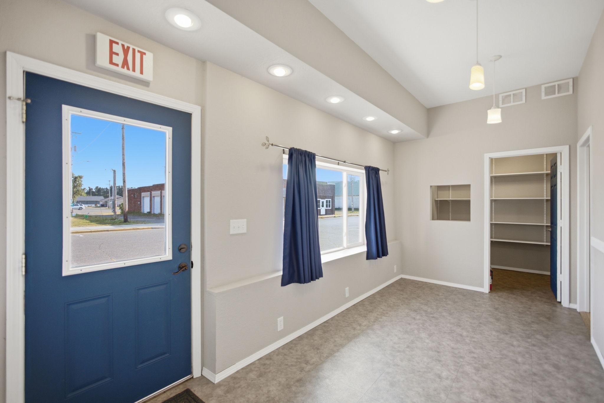 2-web-or-mls-22-2nd-ave-w.jpg