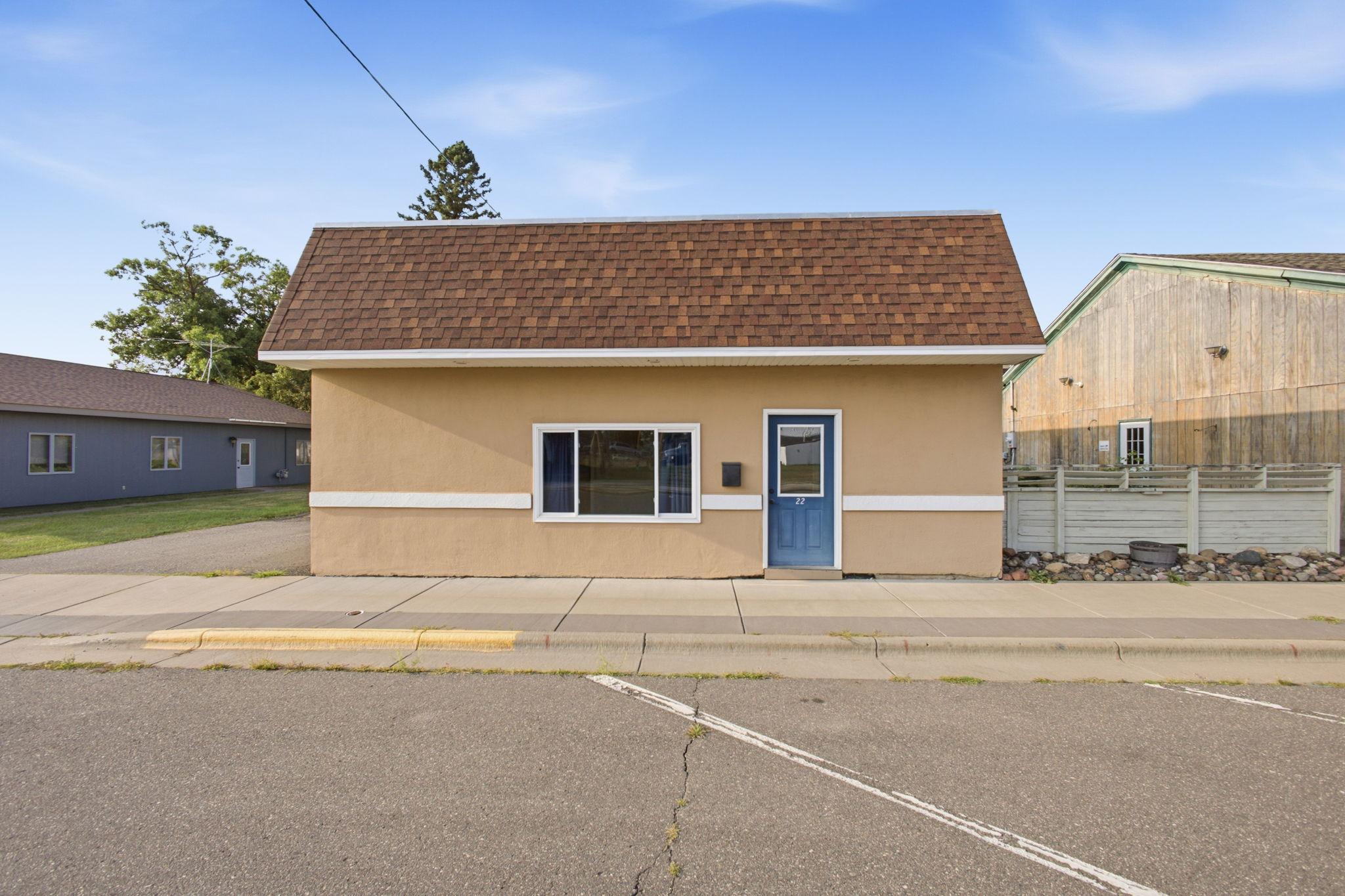 22-web-or-mls-22-2nd-ave-w.jpg