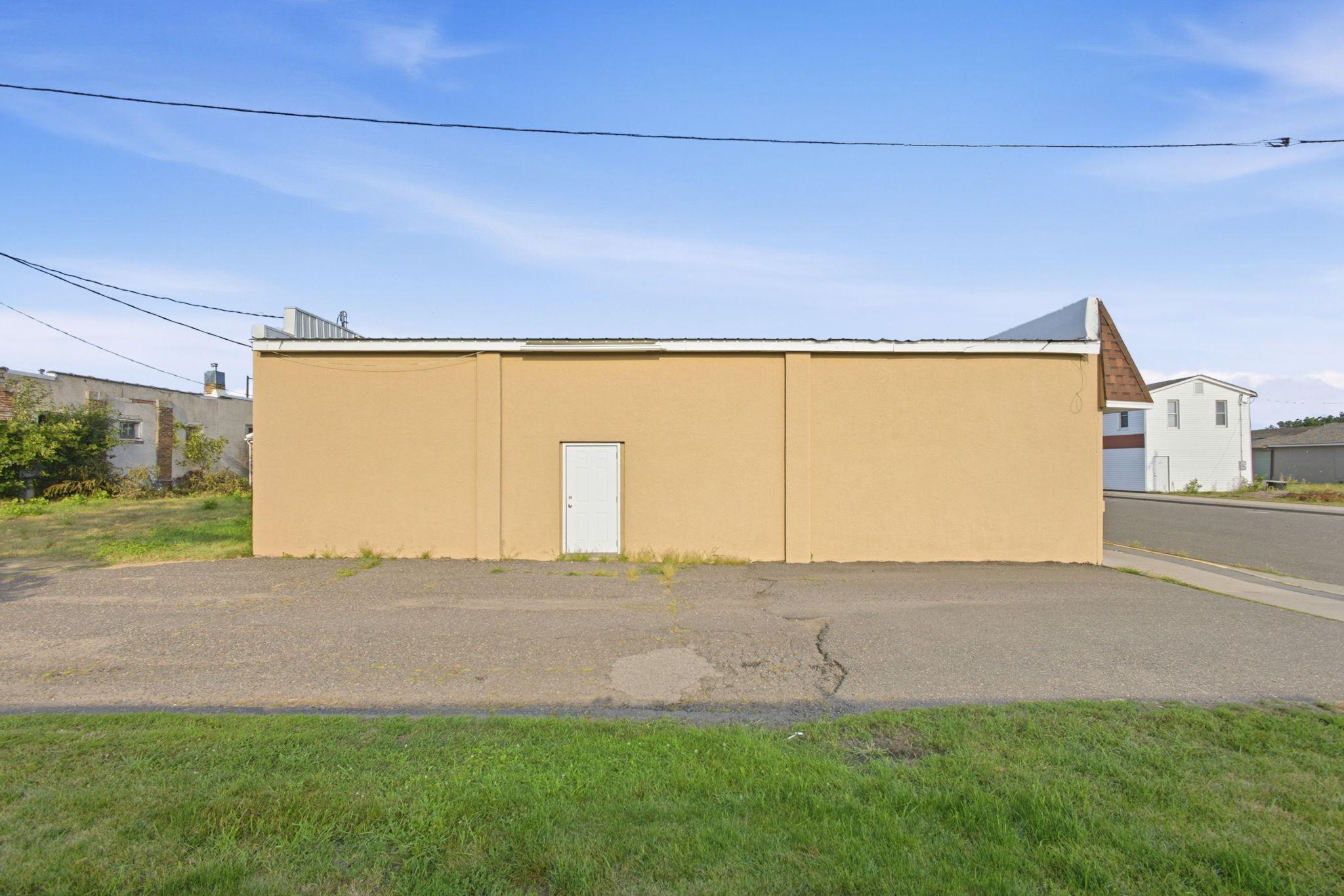 23-web-or-mls-22-2nd-ave-w.jpg