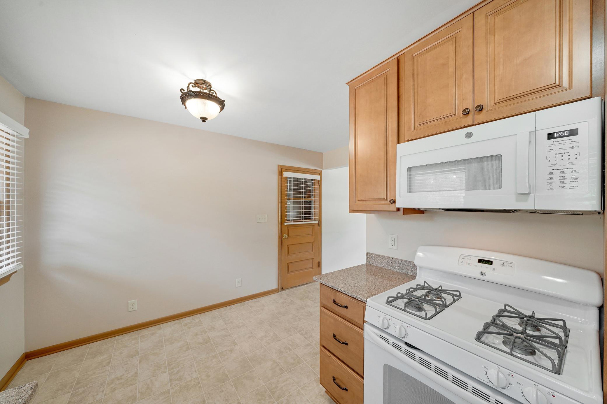 8710Photography-High-Resolution-903-Parallel-Street-Chaska-MN-55318-55318-14.jpg