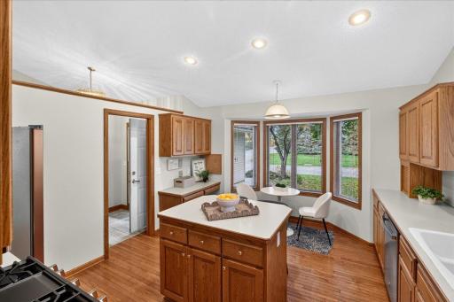 4975 Lincoln Drive, Edina, MN 55436