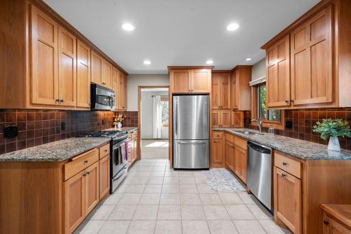 801 E 102nd Street, Bloomington, MN 55420