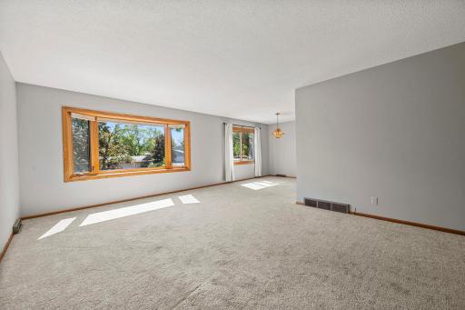 801 E 102nd Street, Bloomington, MN 55420