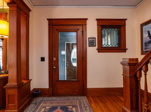 foyer.jpg