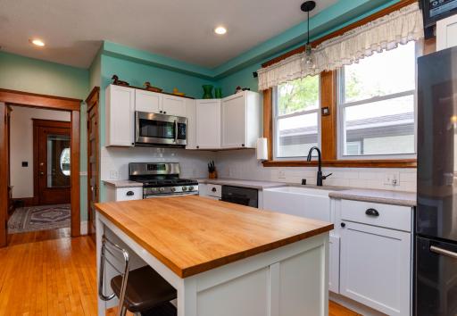kitchen & foyer.jpg