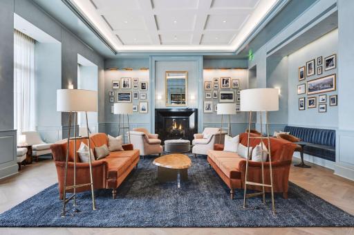Elegant resident gathering spaces extend your home well beyond the front door, offering refined places to relax, entertain and take in the views.