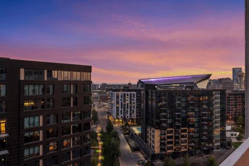 Enjoy the energy of the city from a remarkably private vantage point, with the Mississippi River, downtown skyline and changing seasons all part of the view.