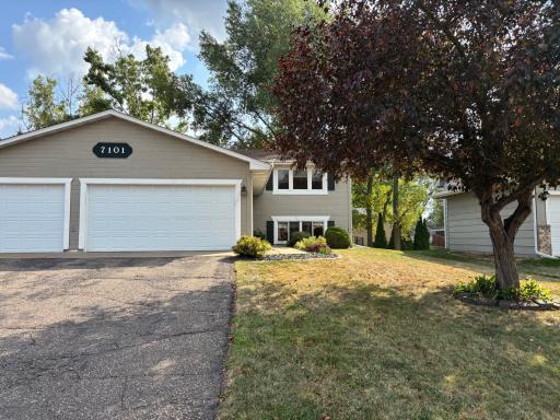 7101 Upper 17th Street N, Oakdale, MN 55128