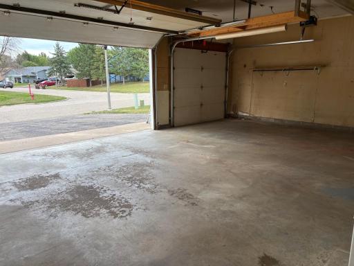 7101 Upper 17th Street N, Oakdale, MN 55128