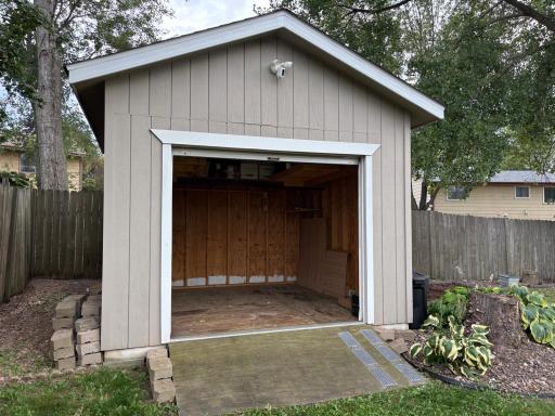 7101 Upper 17th Street N, Oakdale, MN 55128