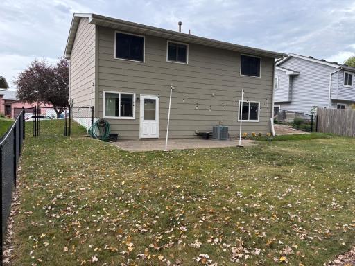 7101 Upper 17th Street N, Oakdale, MN 55128