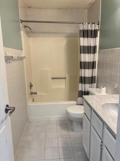 7101 Upper 17th Street N, Oakdale, MN 55128