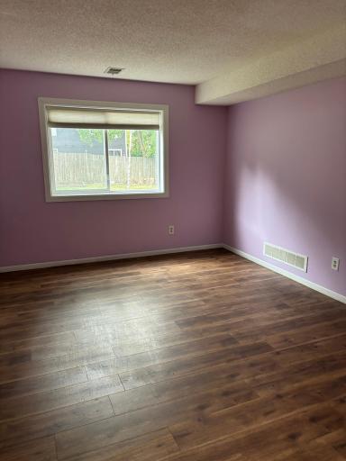 7101 Upper 17th Street N, Oakdale, MN 55128
