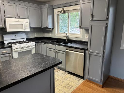 7101 Upper 17th Street N, Oakdale, MN 55128