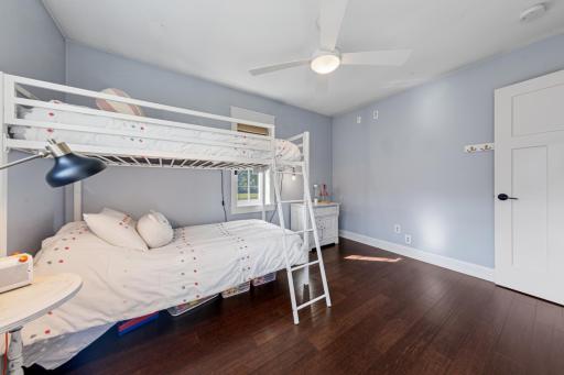 31_29 bedroom 1.jpg