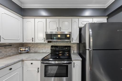 27_26 kitchen.jpg