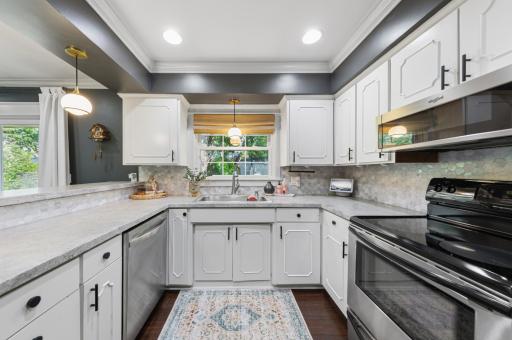 24_23 kitchen.jpg