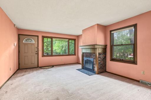 1677 Burns Avenue, Saint Paul, MN 55106