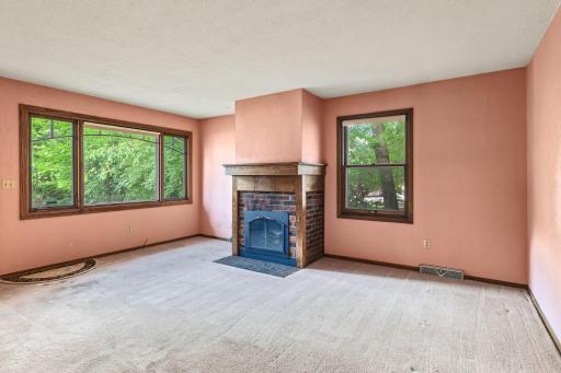 1677 Burns Avenue, Saint Paul, MN 55106