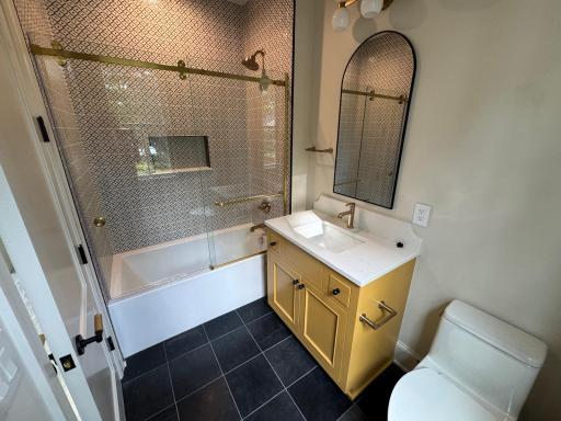 Ensuite Bath Bed 2