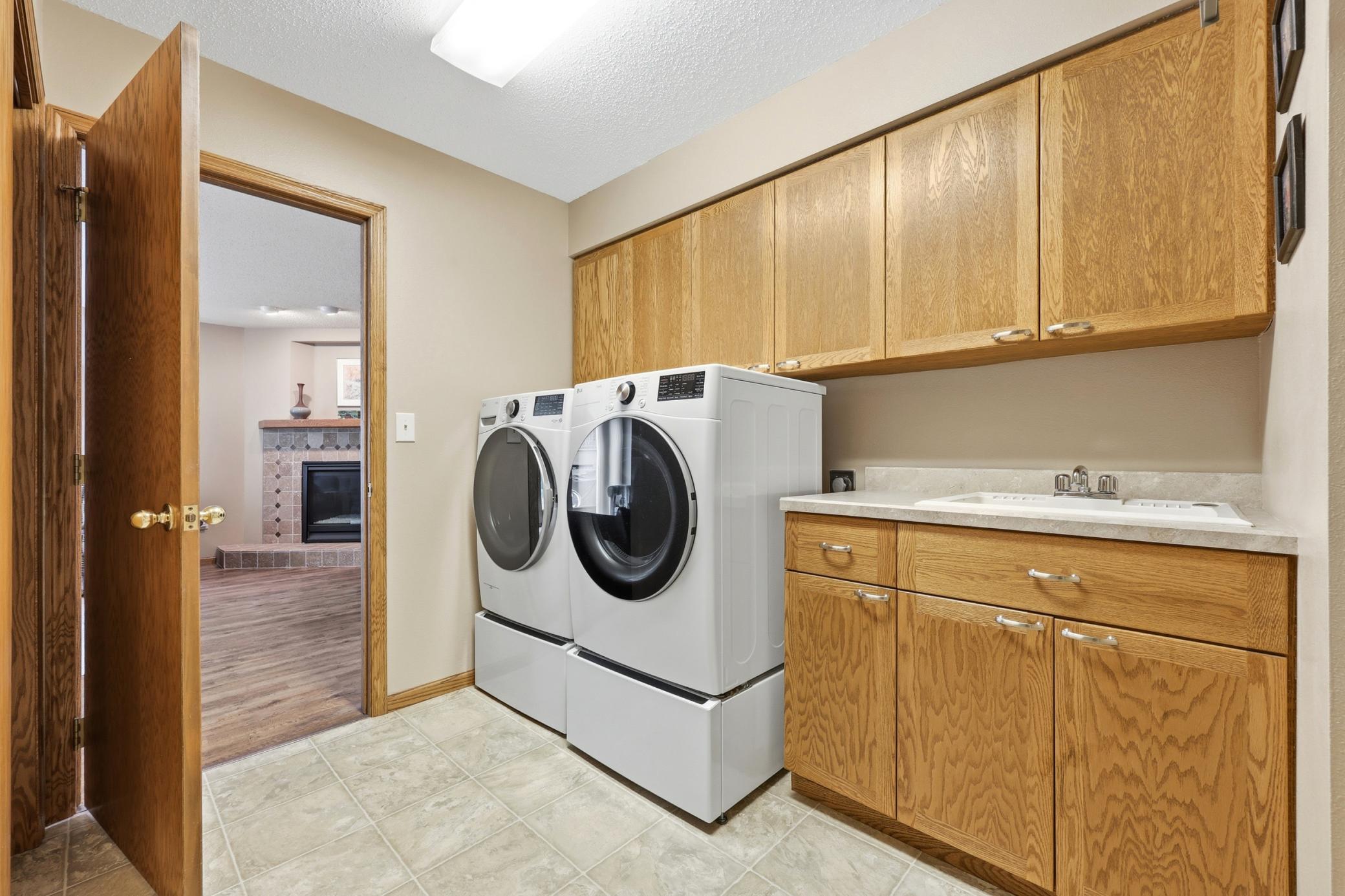 Laundry Room w/new w/d