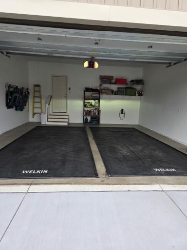 Owner Keeps Garage Clear of Salt and Dirt