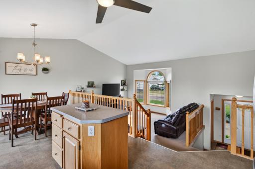 37_11683_10th8 (1)_mls.jpg