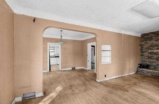 15_540_Central_Ave_S-Living_room-0993.jpg