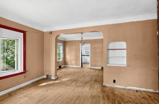 13_540_Central_Ave_S-Living_room-0997.jpg