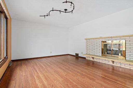 9339 Cedar Lake Rd-4.jpg