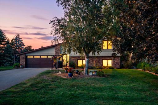 Photo for 25870 Skyline Circle, Elko New Market, MN 55020 - listing #7133275 A warm welcome awaits at this beautifully maintained one owner home, surrounded by mature trees in a peaceful, private setting.