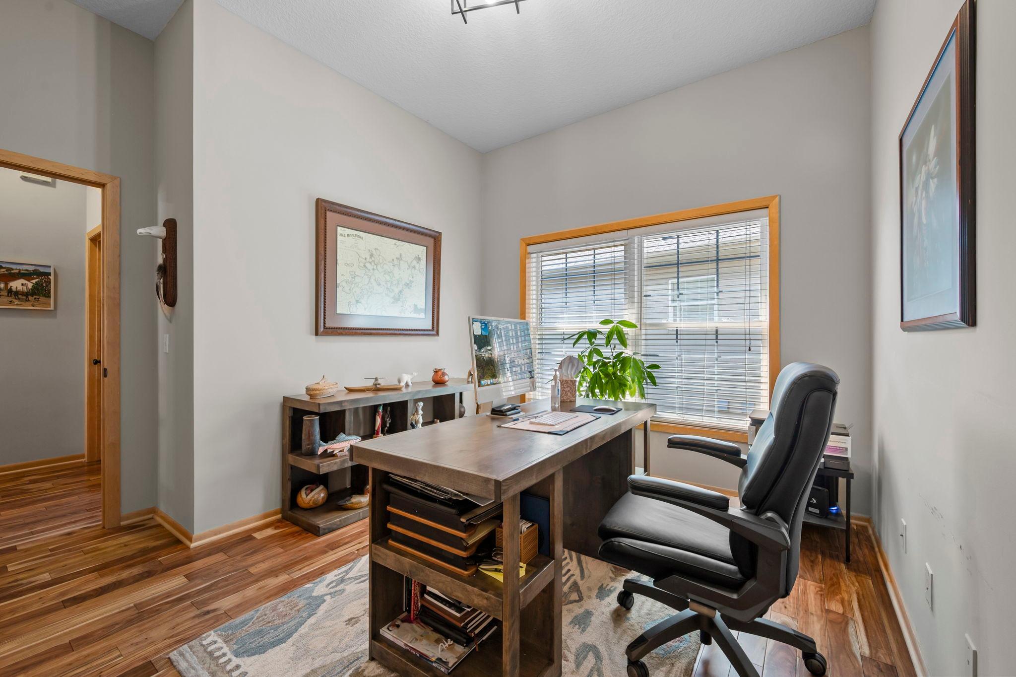 48-web-or-mls-1404 Beachcomber Blvd-125.jpg