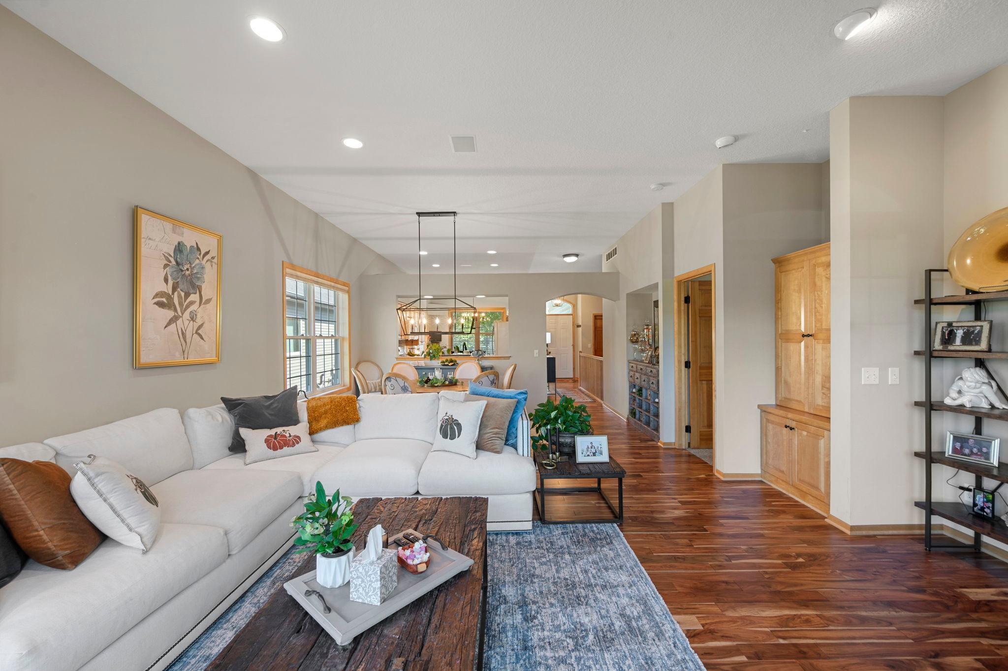 29-web-or-mls-1404 Beachcomber Blvd-284.jpg