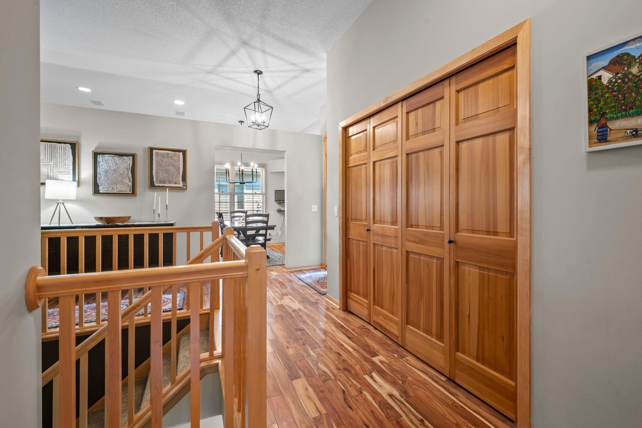 19-web-or-mls-1404 Beachcomber Blvd-104.jpg