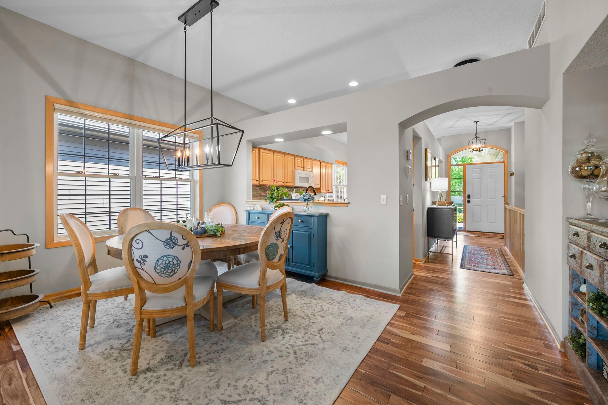 31-web-or-mls-1404 Beachcomber Blvd-195.jpg
