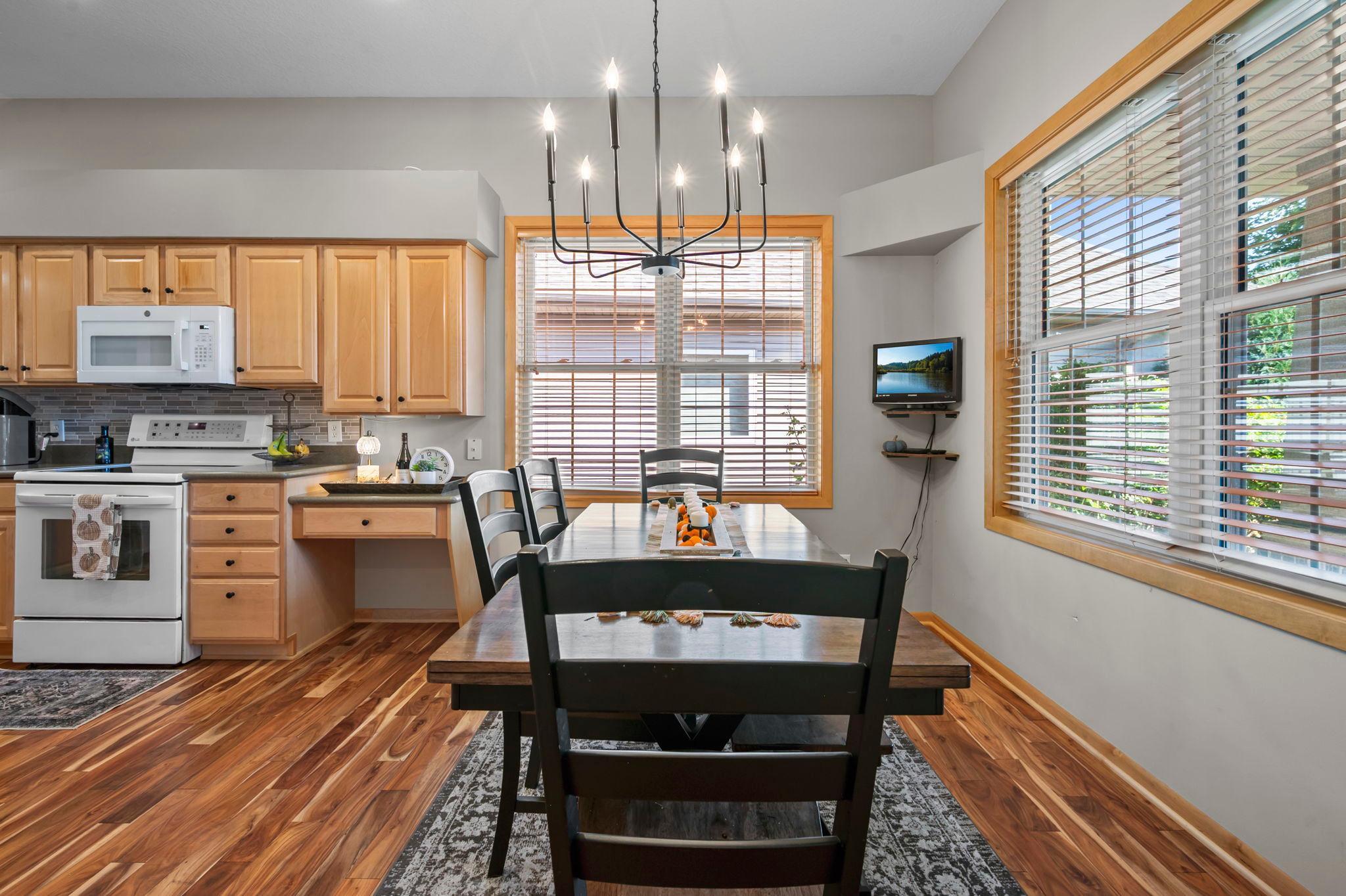 43-web-or-mls-1404 Beachcomber Blvd-135.jpg