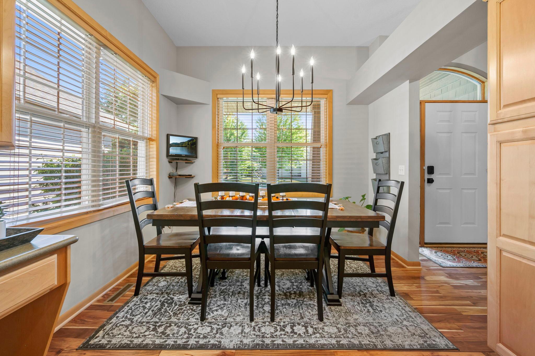 45-web-or-mls-1404 Beachcomber Blvd-144.jpg