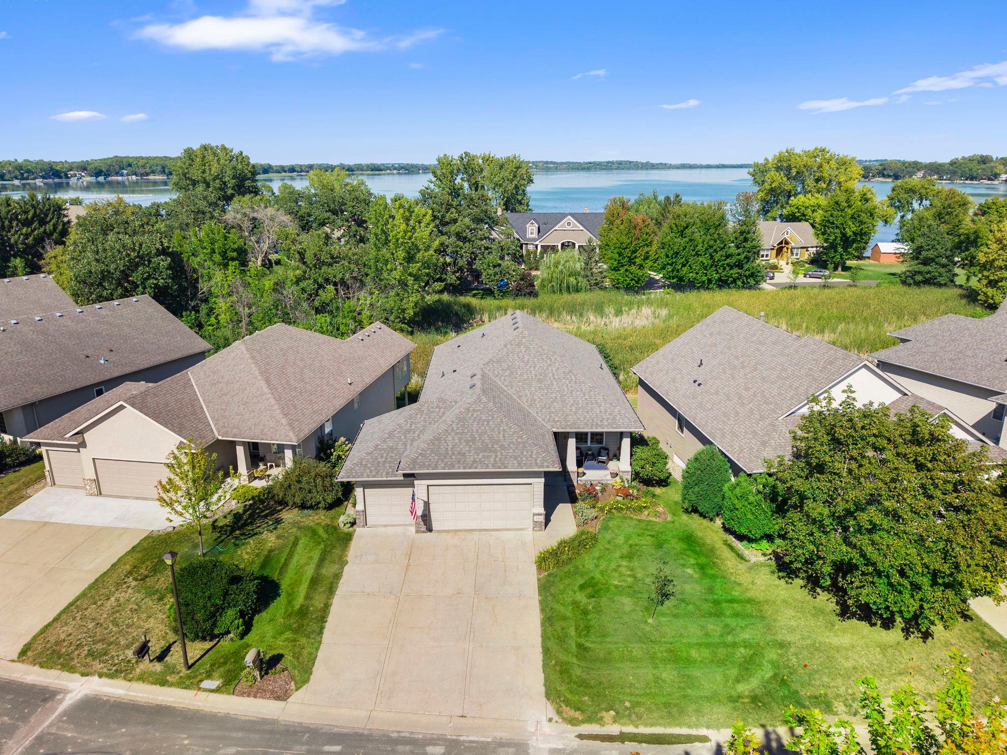7-web-or-mls-1404 Beachcomber Blvd-453.jpg