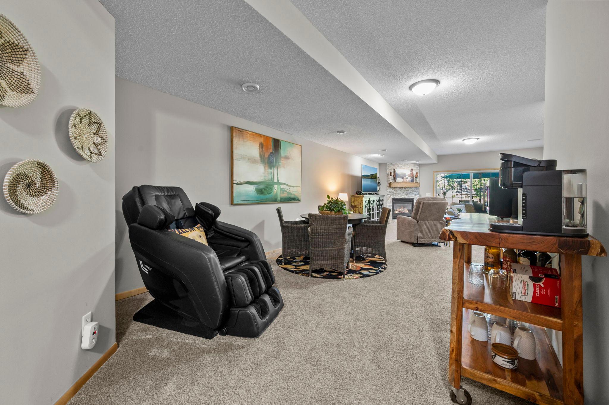 70-web-or-mls-1404 Beachcomber Blvd-349.jpg