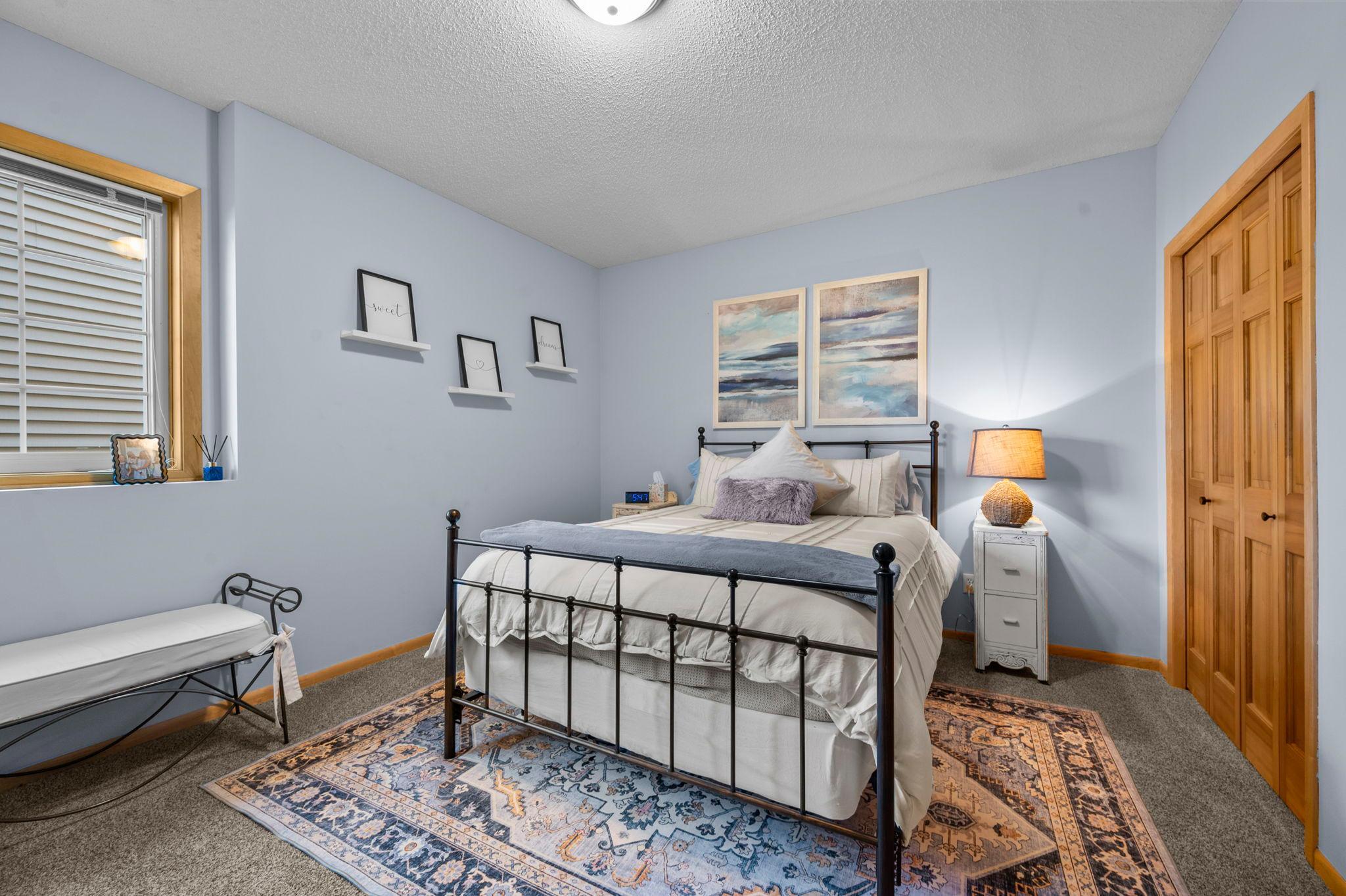 63-web-or-mls-1404 Beachcomber Blvd-414.jpg