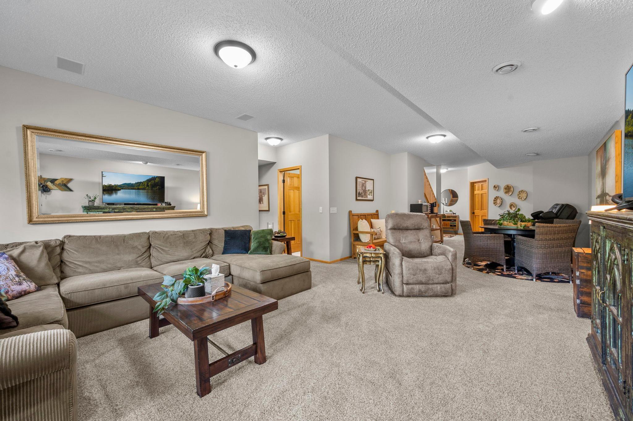 74-web-or-mls-1404 Beachcomber Blvd-369.jpg