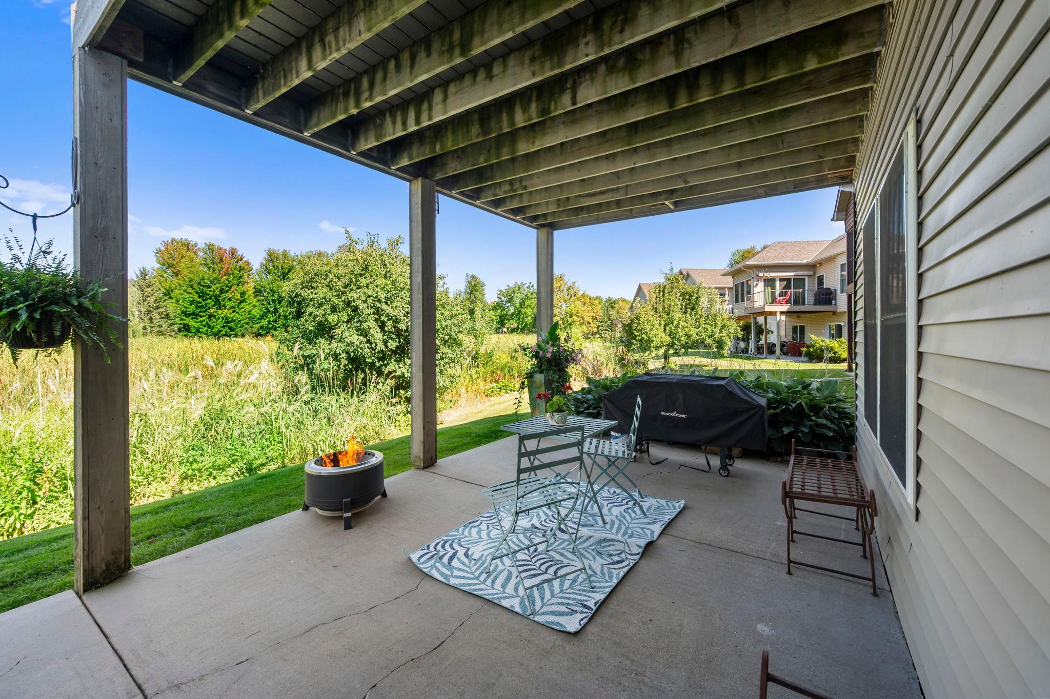 89-web-or-mls-1404 Beachcomber Blvd-60.jpg
