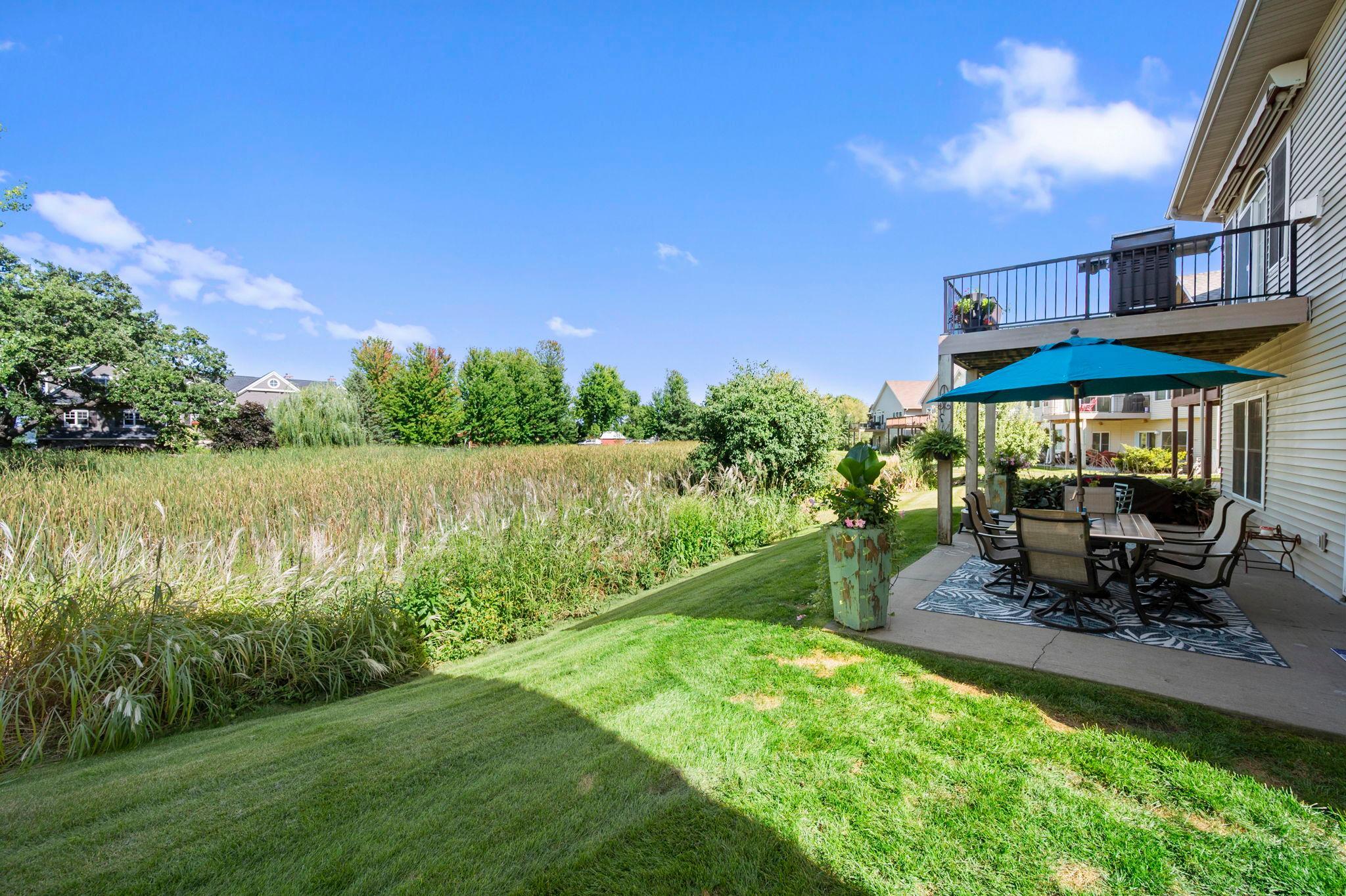 97-web-or-mls-1404 Beachcomber Blvd-39.jpg
