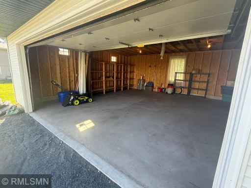 215 Franklin Avenue E, Delano, MN 55328