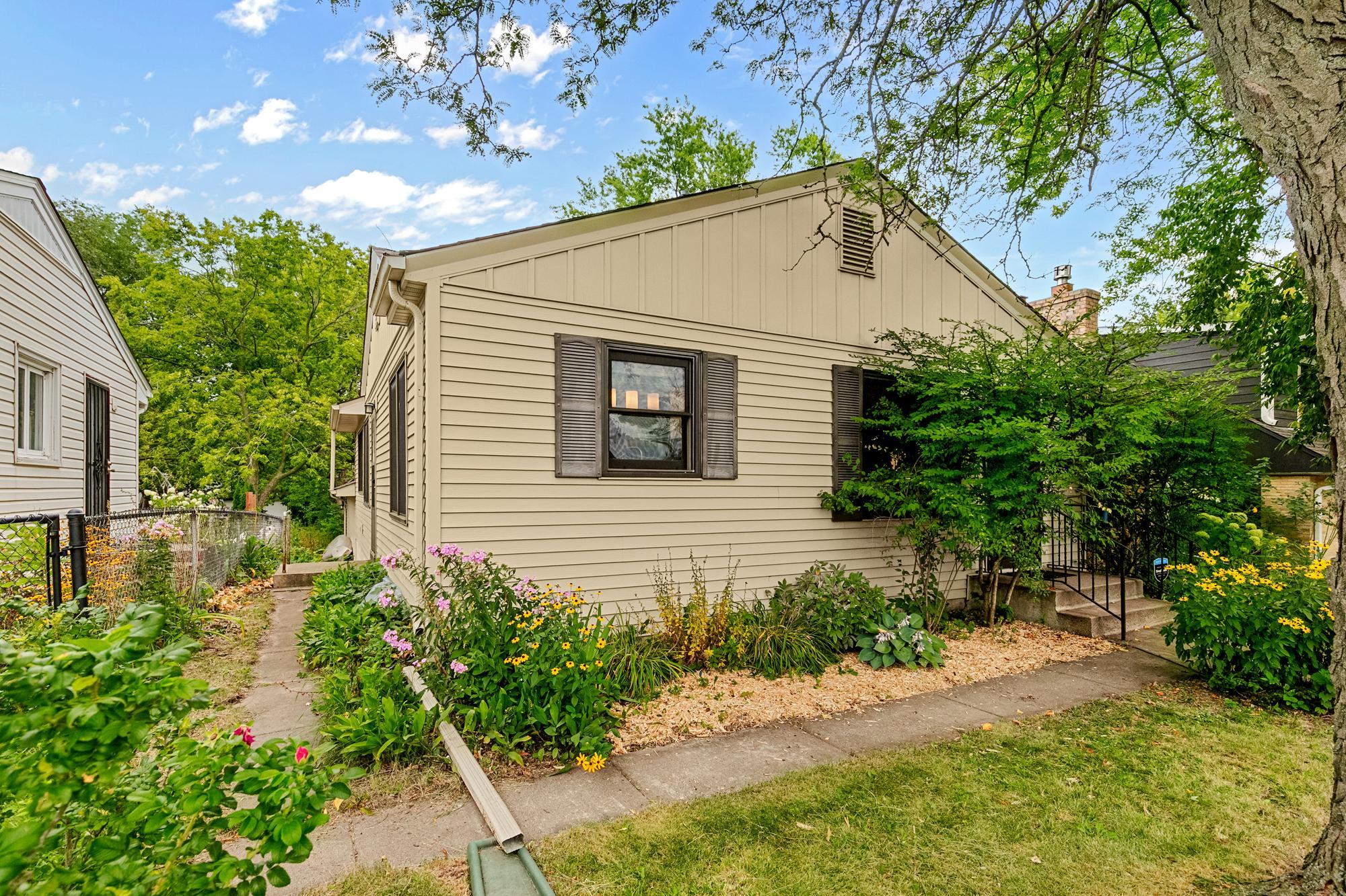 Maintenance free siding