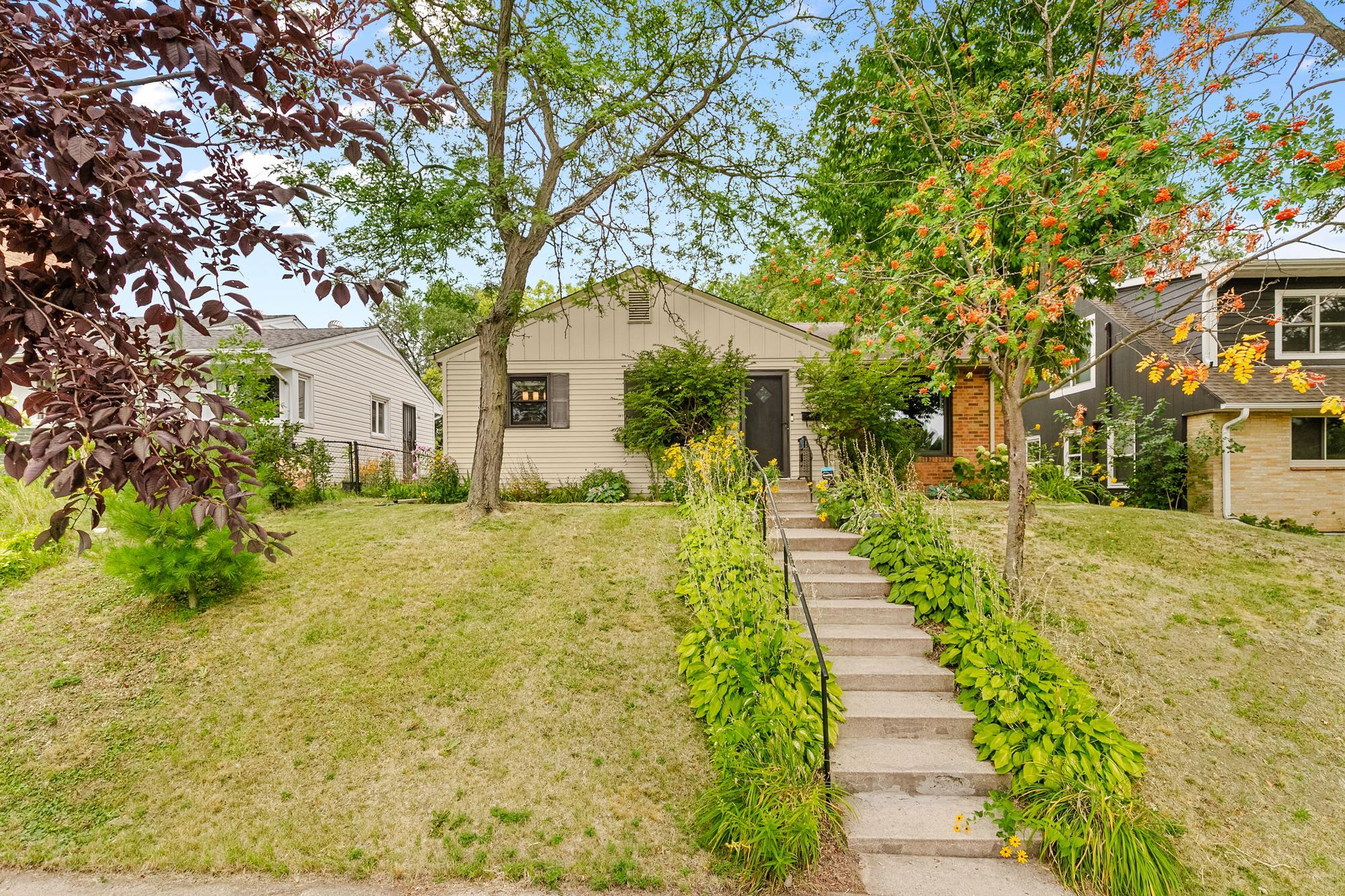 Property photo for 2510 Vincent Avenue N, Minneapolis, MN 55411