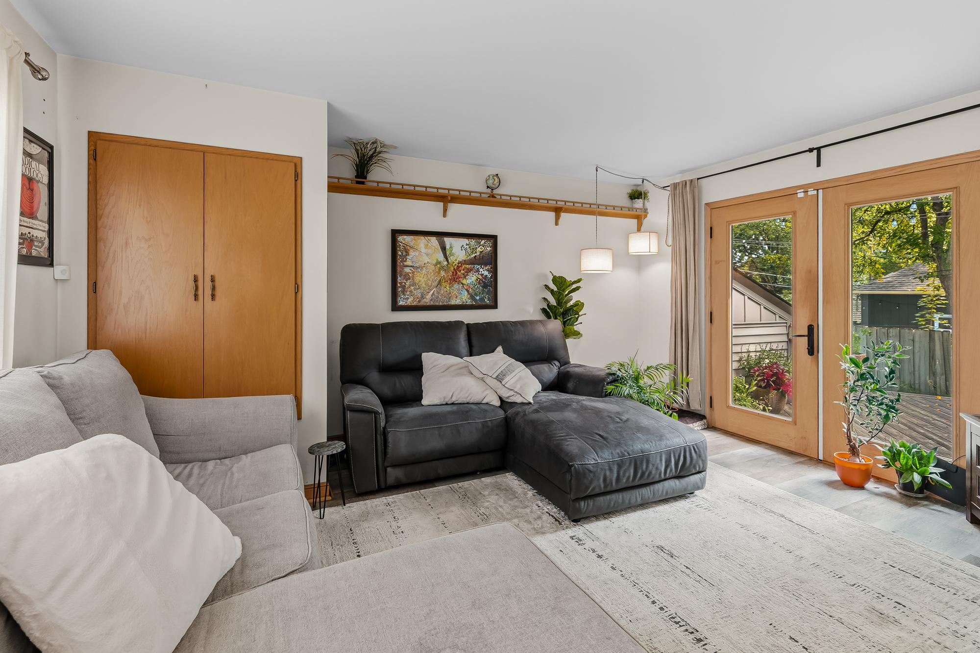 Flex Room with closet could also be a legal 3rd Bedroom