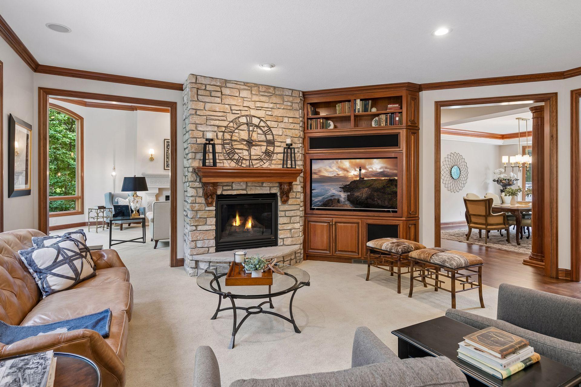 nice open floor plan convenient for entertaining